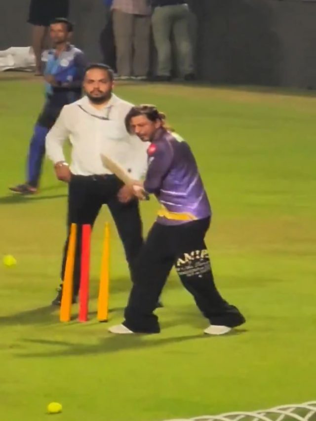 Shah Rukh Khan And Son AbRam Wow Netizens With Their Cricket Skills During KKR Training Session