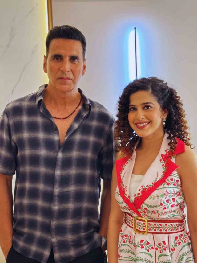 Akshay Kumar & Tiger Shroff Enjoy These Healthy Delicacies On Sunday Brunch Akshay Kumar & Tiger Shroff Enjoy These Healthy Delicacies On Sunday Brunch