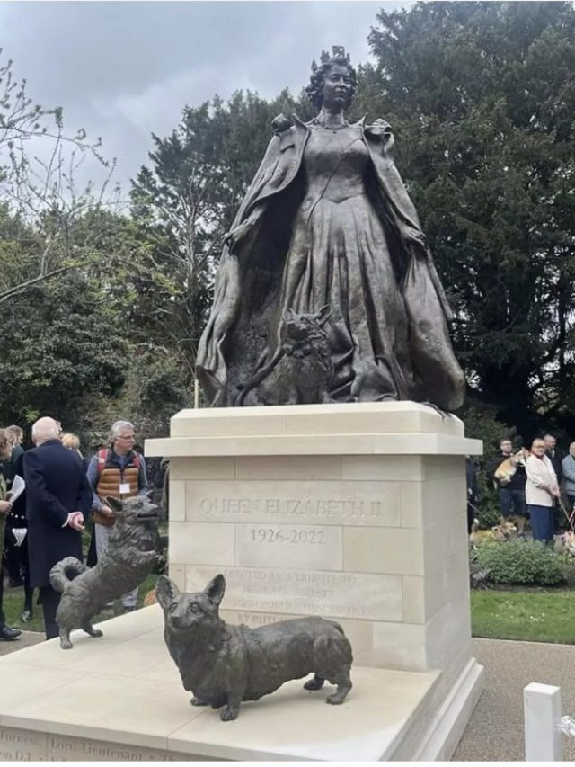 Queen Elizabeth Gets Her 1st Post-Humous Statue Featuring Her Beloved Corgis In Rutland; Pics Inside