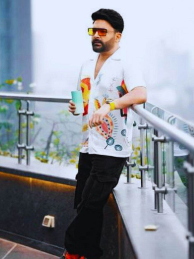 Kapil Sharma Visits Vaishno Devi Temple; Sings, “Tune Mujhe Bulaya” And Other Bhajans