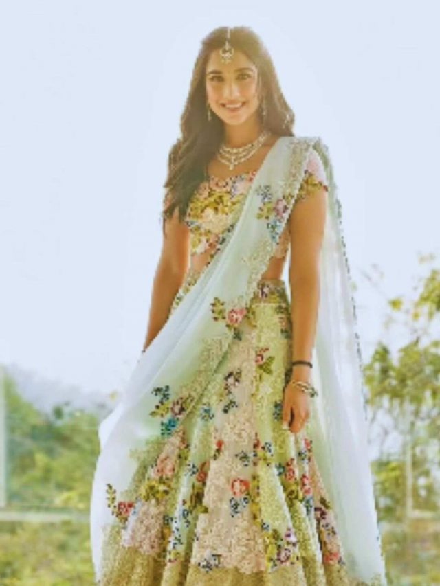 Radhika Merchant Celebrates Dreamy Bridal Shower With Janhvi Kapoor & Friends; Pics Inside Radhika Merchant Celebrates Dreamy Bridal Shower With Janhvi Kapoor & Friends; Pics Inside