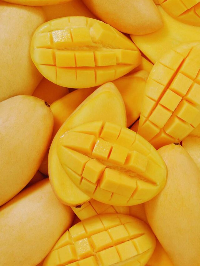 5 Hacks To Check If Mangoes Are Artificially Ripened With Chemicals