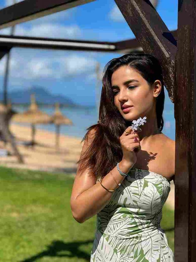 Inside Jasmine Bhasin & Aly Goni’s Vacay In Mauritius Inside Jasmine Bhasin & Aly Goni’s Vacay In Mauritius