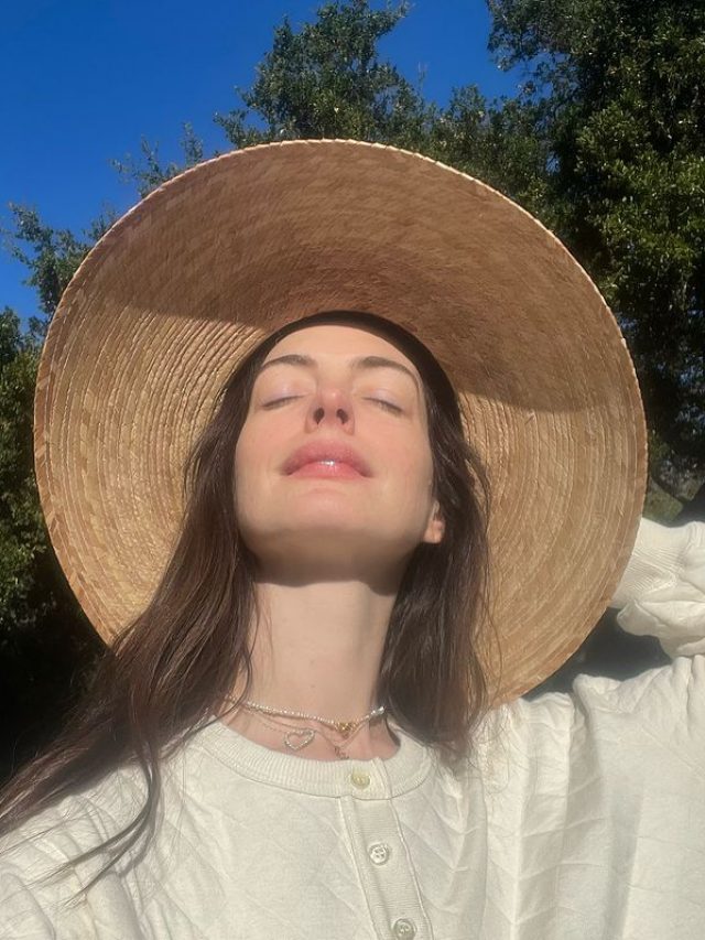 Anne Hathaway Is A Nature Buff And We Got Proof! See Pics Anne Hathaway Is A Nature Buff And We Got Proof! See Pics