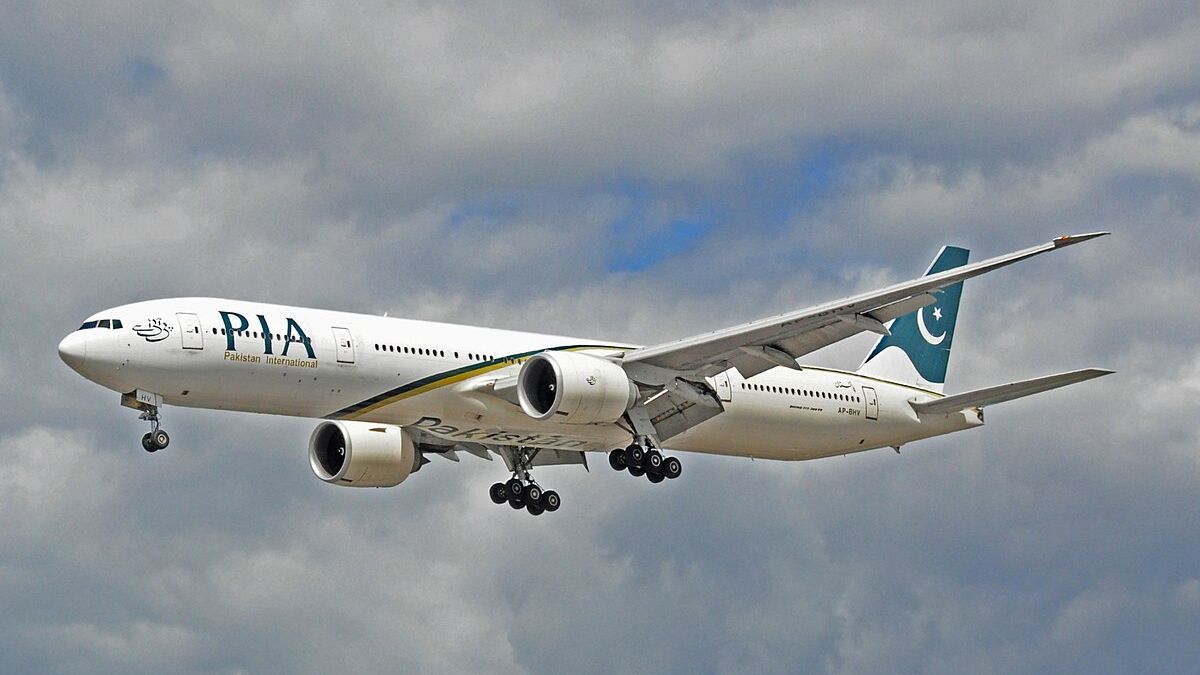 PIA Flight Leaves Behind 50 Umrah Pilgrims At Jeddah Airport Due To No Space On Aircraft