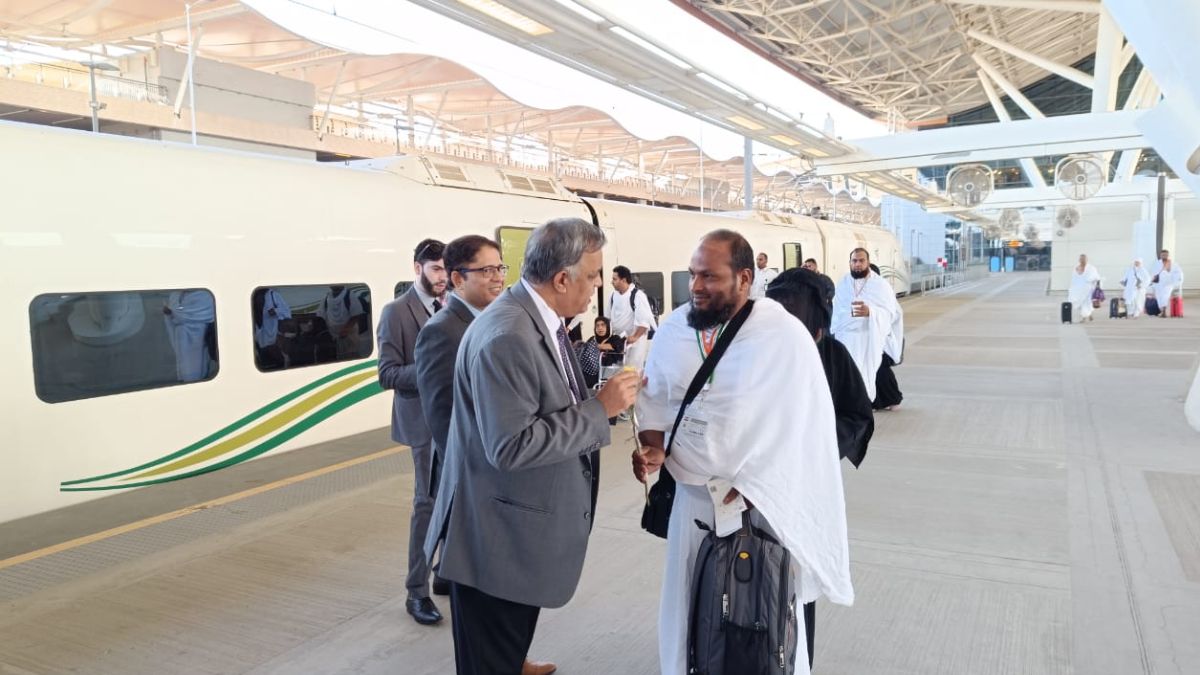For The First Time Ever, Indian Pilgrims Skip Bus And Take A High-Speed Train From Jeddah Airport To Makkah