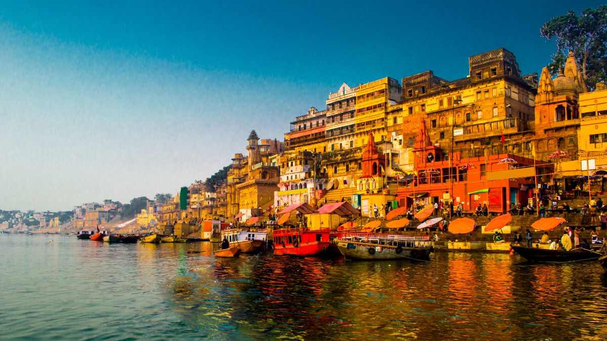 Starting From ₹43,480, IRCTC Launches Package To Spiritual Places Such As Ayodhya, Varanasi & More
