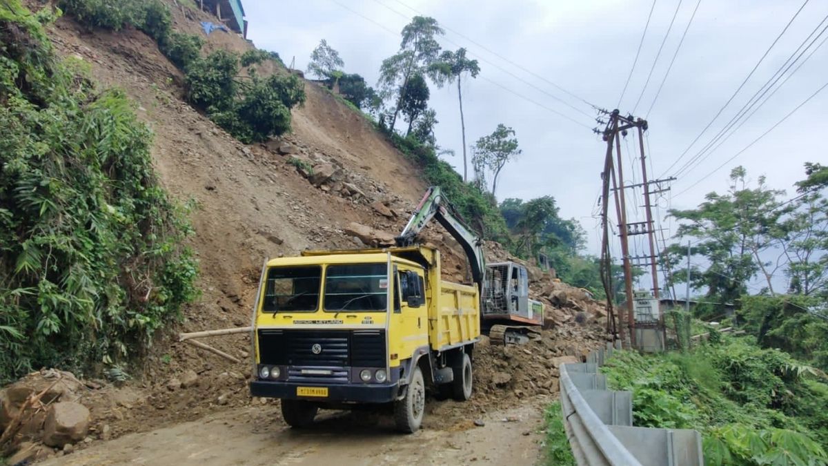 Mizoram: Stone Quarry Collapses In Aizawl Amid Heavy Rainfall; 14 Dead And Several Missing!