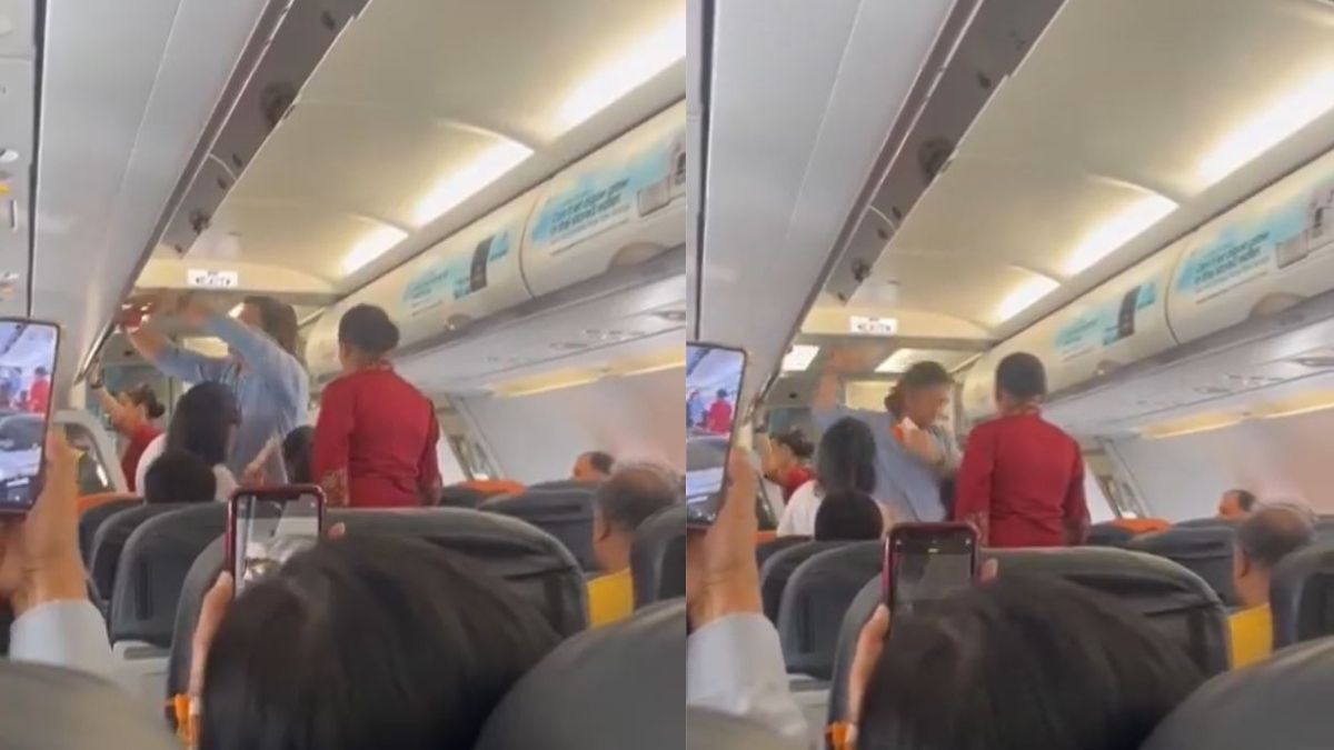 Watch: MS Dhoni Takes Economy Flight From B’luru To Ranchi; Netizens Praise His Humility