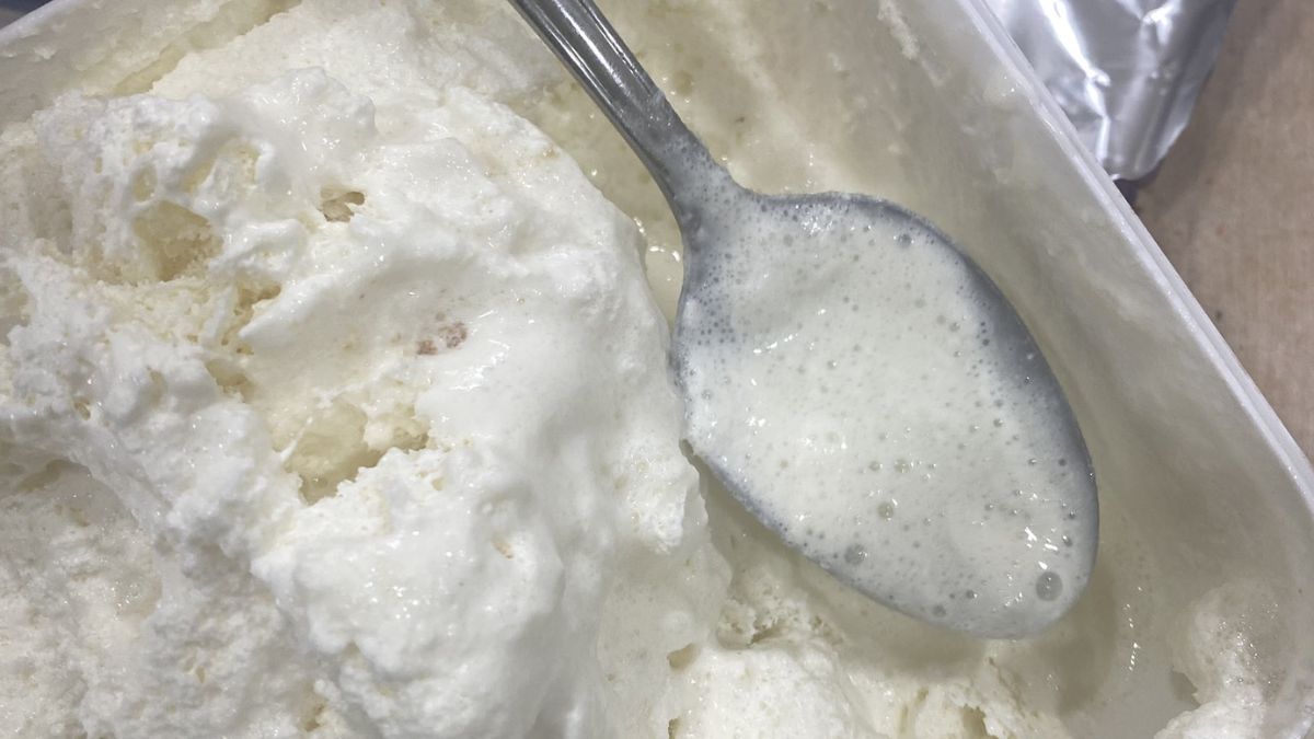 “Wonder What Amul Is Adding To Their Ice Creams These Days.” Doctor Finds Oily Liquid In Ice Cream Ordered From Zepto In Bengaluru
