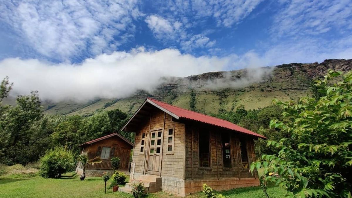 At ₹4,999/N, This Stay In Chikmagalur Offers Beautiful Views Of Manikyadhara Falls & Coffee Plantations