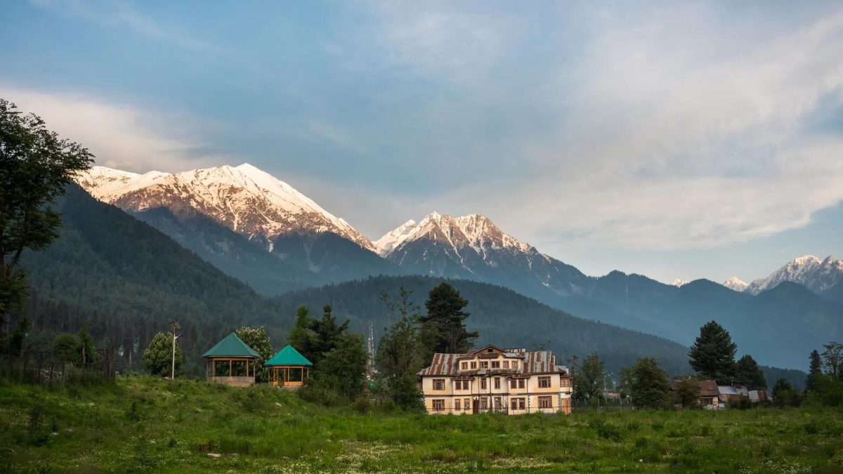 Bookmark These 12 Best Properties In The Himalayas, Perfect For A Monsoon Getaway!