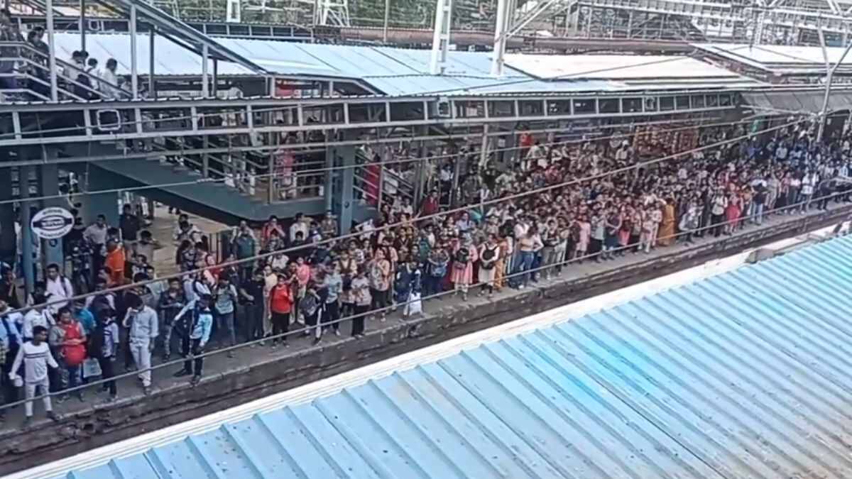 Technical Snag Near Borivali Station Impacts WR Service In Morning; Trains Resume After Rush Hour Dies Down