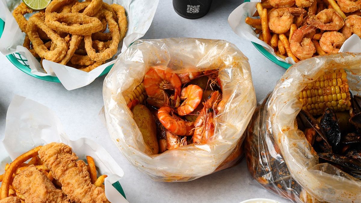 Riyadh’s Famous The Boiling Crab Is Opening Its Doors In Jeddah Soon & We Can’t Wait To Visit!