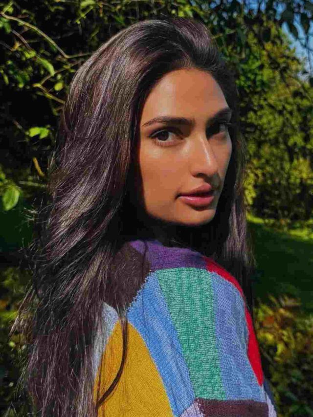 Athiya Shetty Shares 'Gram-Worthy Postcards From London