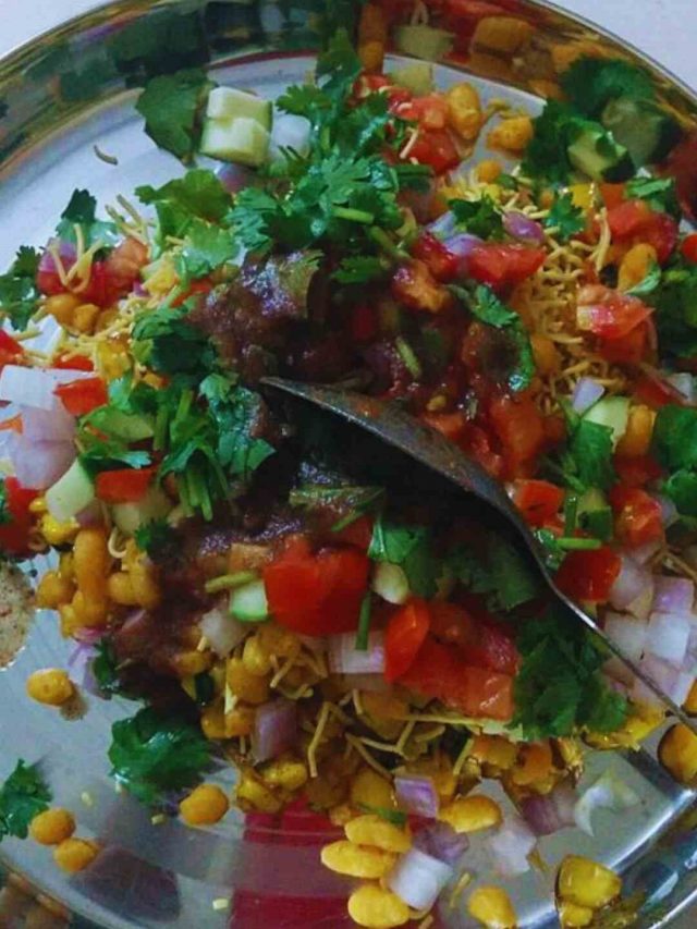 Enjoy The Rainy Season Indulging In Chatpata Corn Bhel; Recipe Inside