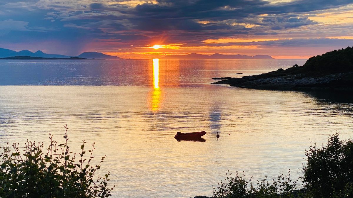 Alaska & Arctic Circle Experience Sunny Nights! Here’s All About Midnight Sun And Where You Can See It