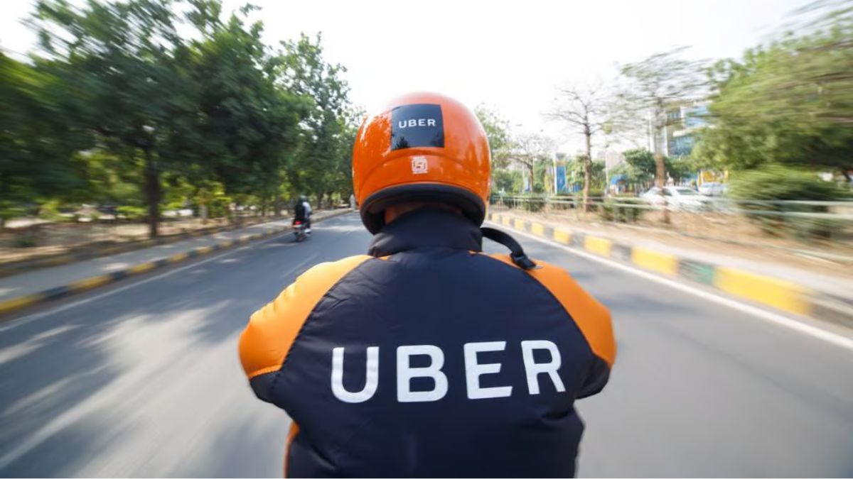 “He Reminded Me Of My Dad,” Hyderabad Woman Hails Uber Moto Driver’s Kind Gesture; Netizens In Awe
