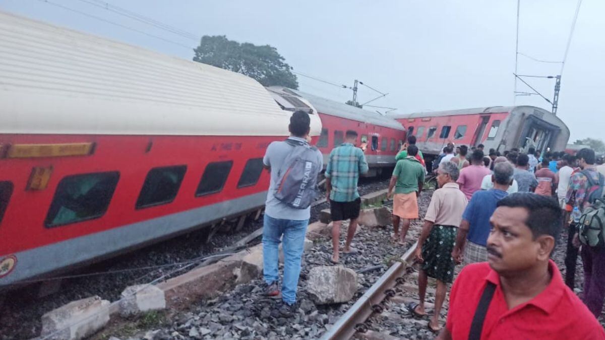 18 Coaches Of Howrah-Mumbai Express Derailed In Jharkhand; 2 Dead, 20 Injured