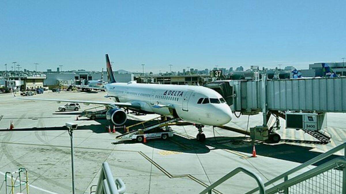 Delta Flight Makes Emergency Landing At JFK Airport As Passengers Were Served Spoiled Food On Flight