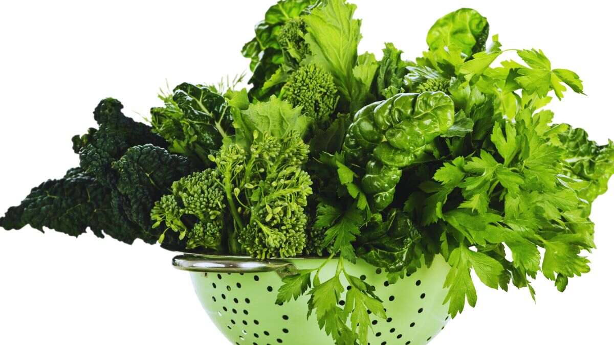 From Spinach To Methi, Ayurveda Doctor Shares Why We Should Not Eat Raw Leafy Greens