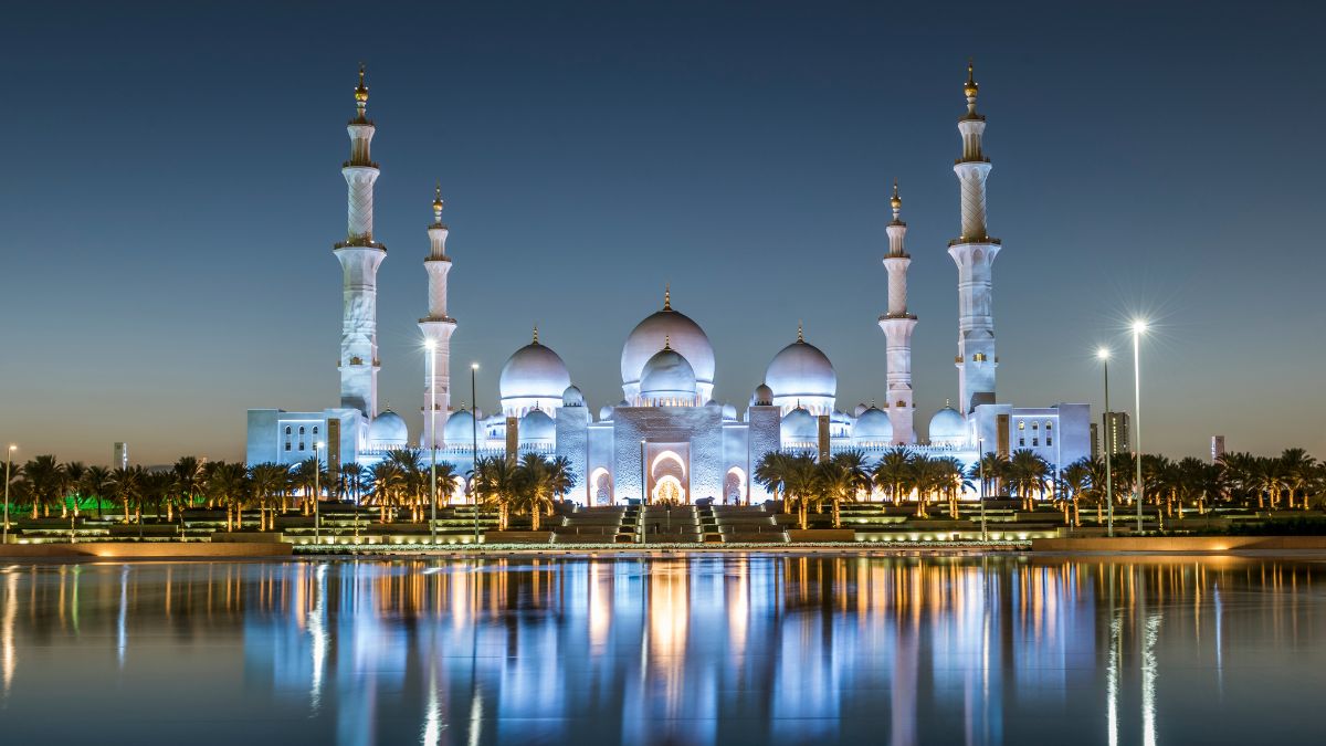 Sheikh Zayed Grand Mosque Named Amongst Top 10 Attractions In The World!