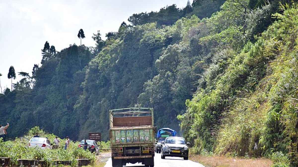 Meghalaya: Local Taxi Association Demands Ban On Out-Of-State Vehicles Ferrying People To Tourist Places
