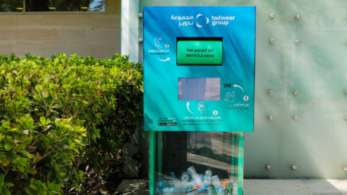 Drop Plastic Bottles & Aluminium Cans To Earn Discounts; Abu Dhabi To Install 25 Reverse Vending Machines