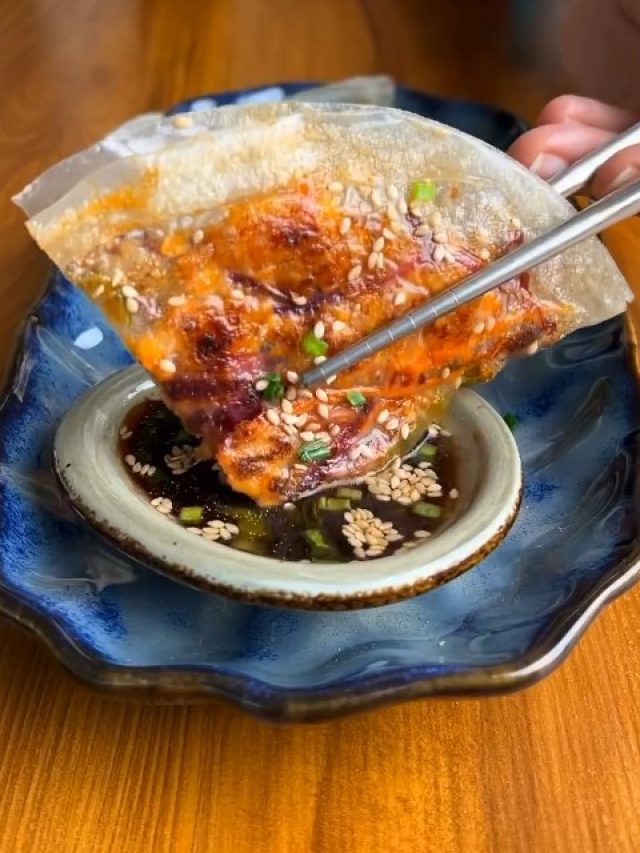 Make These Crispy Rice Paper Paneer Veggie Pancakes With Savoury Dipping Sauce; Recipe Inside Make These Crispy Rice Paper Paneer Veggie Pancakes With Savoury Dipping Sauce; Recipe Inside