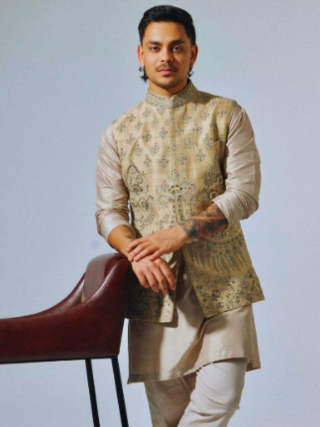 Birthday Boy Ishan Kishan Visits Shirdi’s Sai Baba Samadhi Mandir & Offers Prayers; Pictures Inside