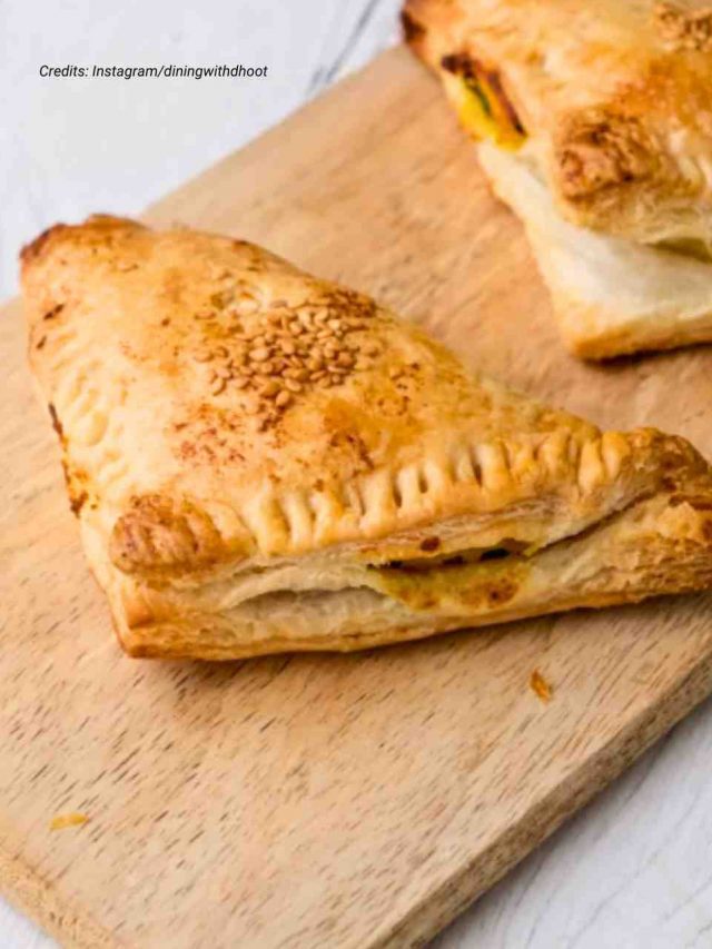 Make Crispy, Flaky Aloo Puffs At Home With This Recipe