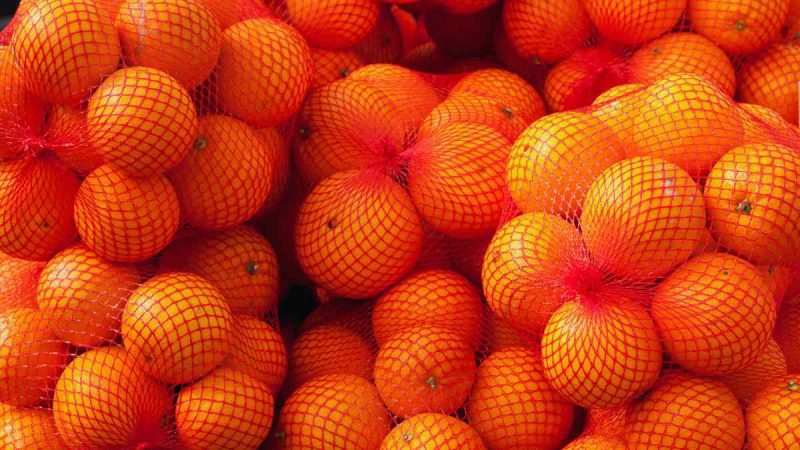 oranges red nets