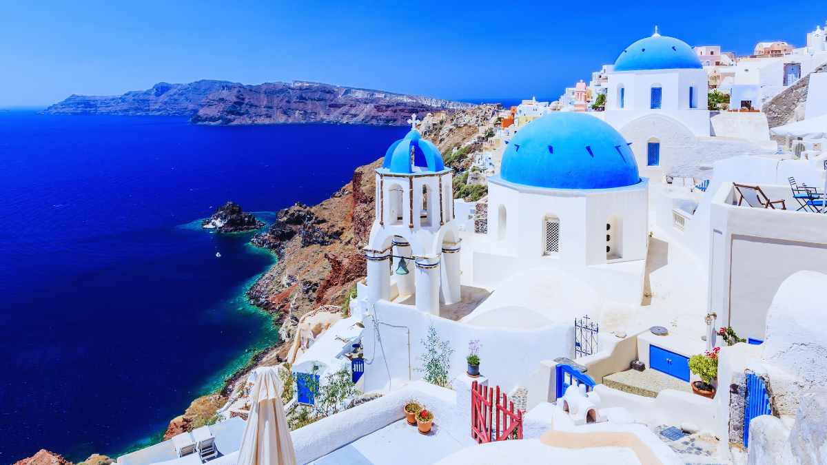 Depleting Vineyards & Severe Water Shortage Grapple Santorini & Other Greek Islands As Result Of Overtourism