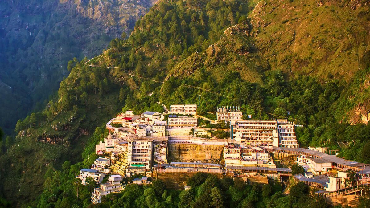 I Visited Vaishno Devi With My Middle Aged Parents & Here Are Some Things You Can Take Note Of If You’re Planning To Visit Soon!