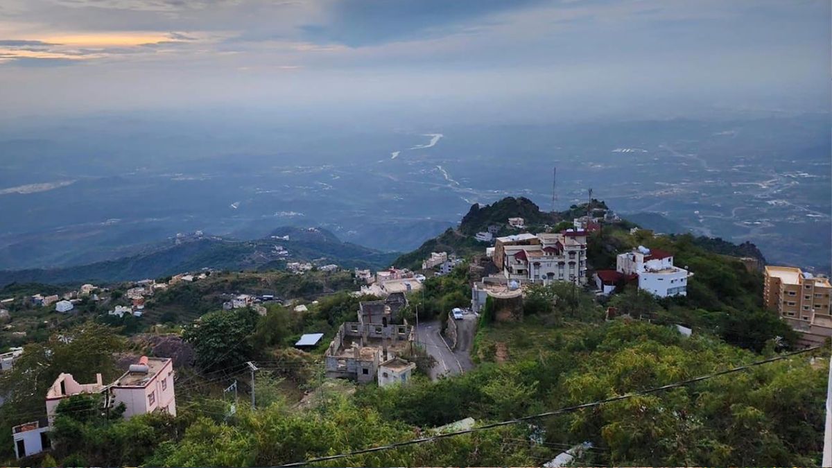 Take A Serene Vacay Surrounded By The Lush Beauty Of Fayfa Mountains At 2000 M Above Sea Level In Saudi Arabia