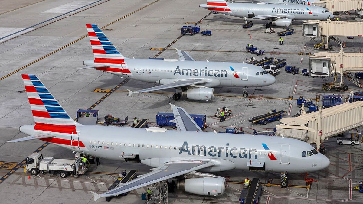 US Man On American Airlines Flight Tries Opening Plane Door Mid-Air & Asks Flight Attendant For Sex; Forces Emergency Landing