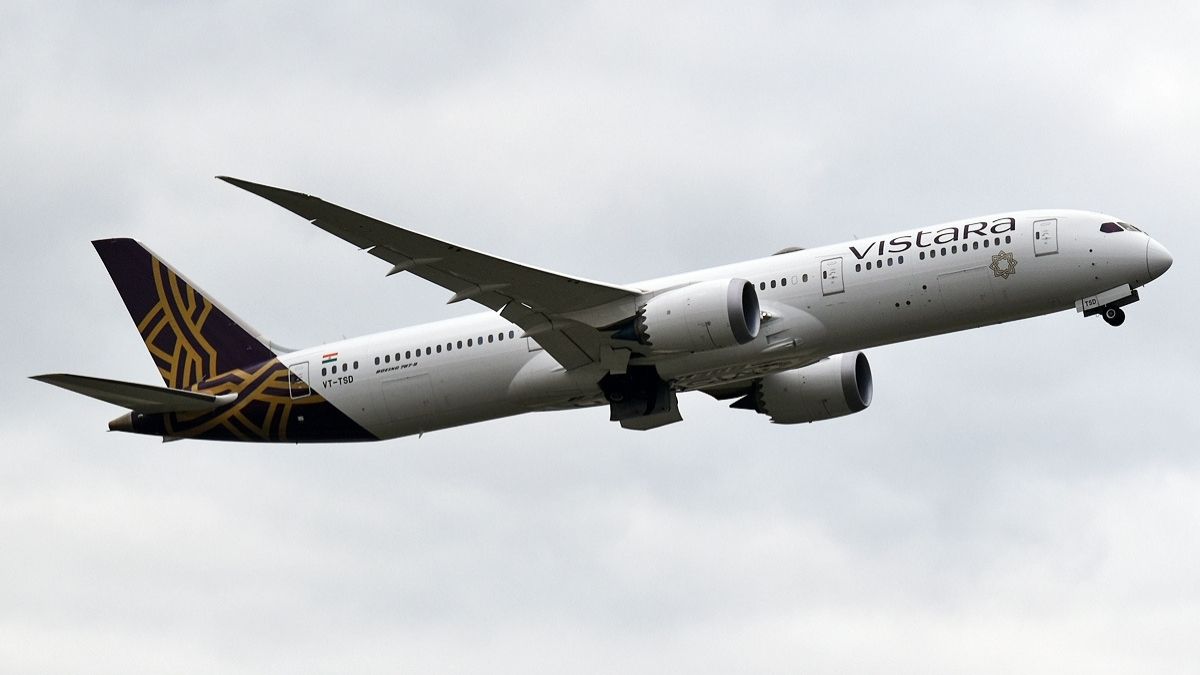 Vistara Flight With 165 Passengers Onboard Makes ‘Priority Landing’ At Mumbai Airport; Investigation Underway