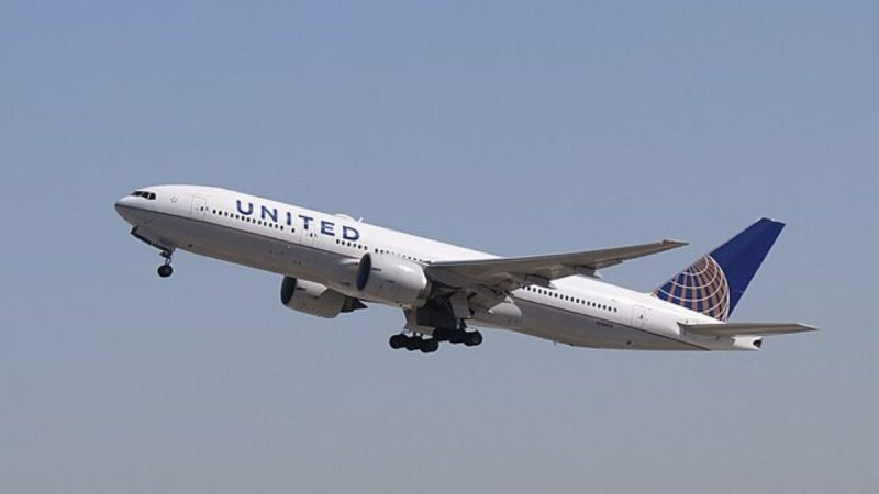 United Airlines Threatens Passengers