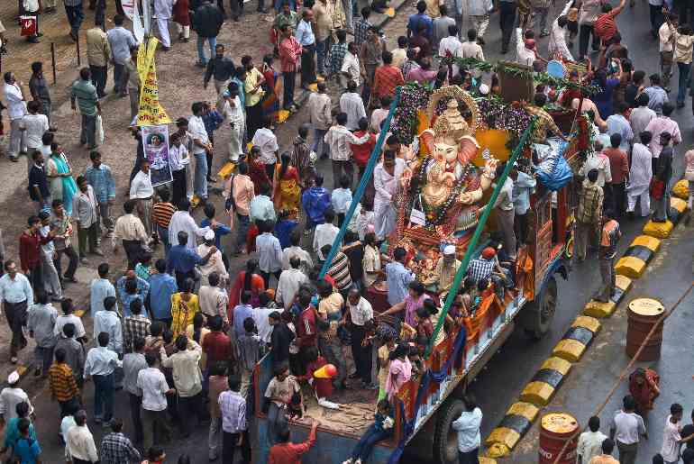 Ganpati visarjan mumbai