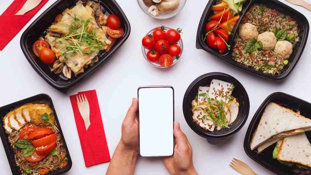 Swiggy To Launch ‘Cafe’, A Service That Delivers Beverages & Snacks In Just 15 Min