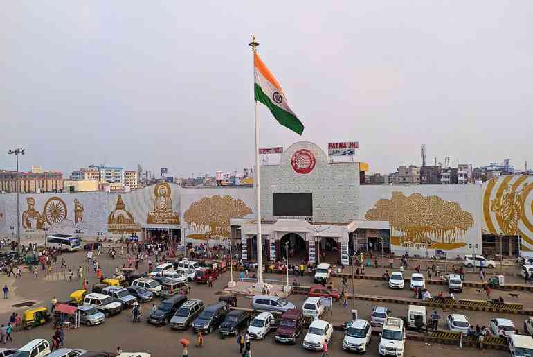 busiest railway stations in India