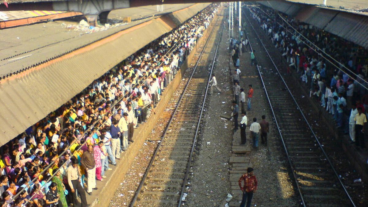 8 Busiest Railway Stations In India Based On Train Frequency & Passenger Congestion