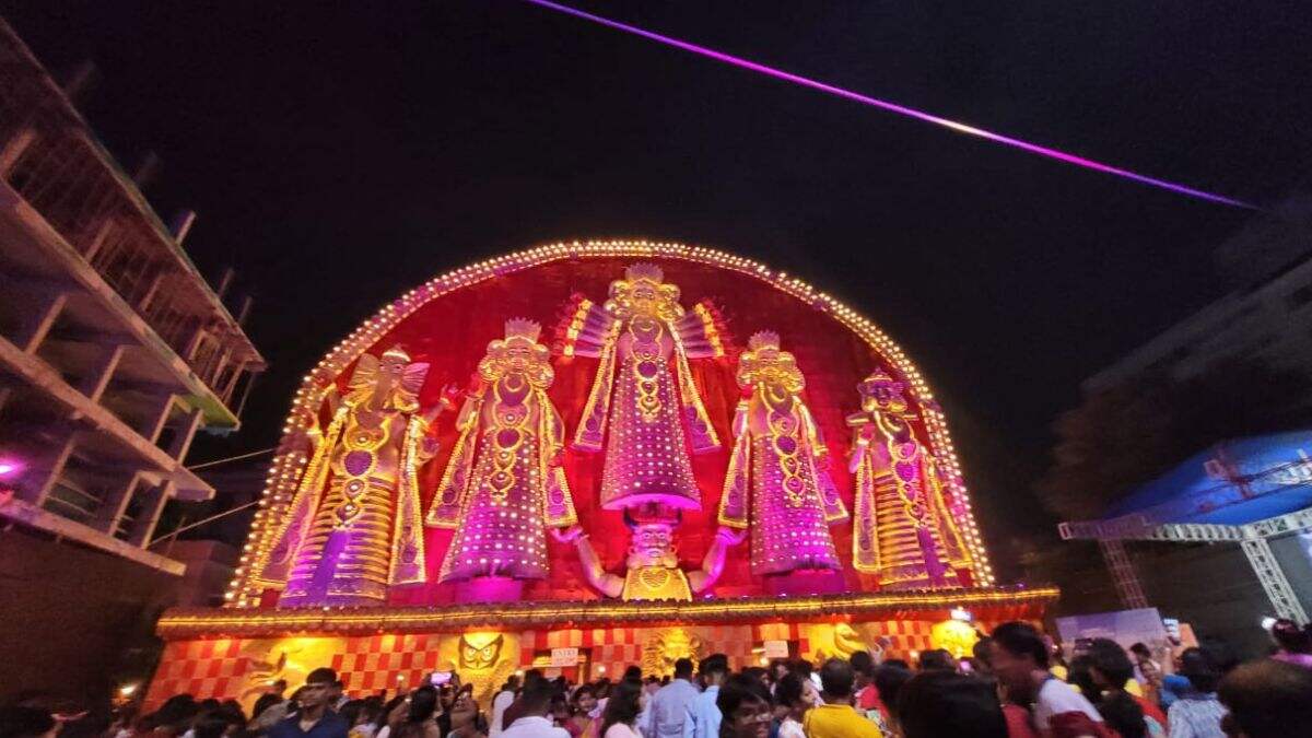 Durga Puja 2024: Sodepur Sahid Colony Boasts Of World’s Tallest Durga Idol Measuring 100 Feet; Creates Record