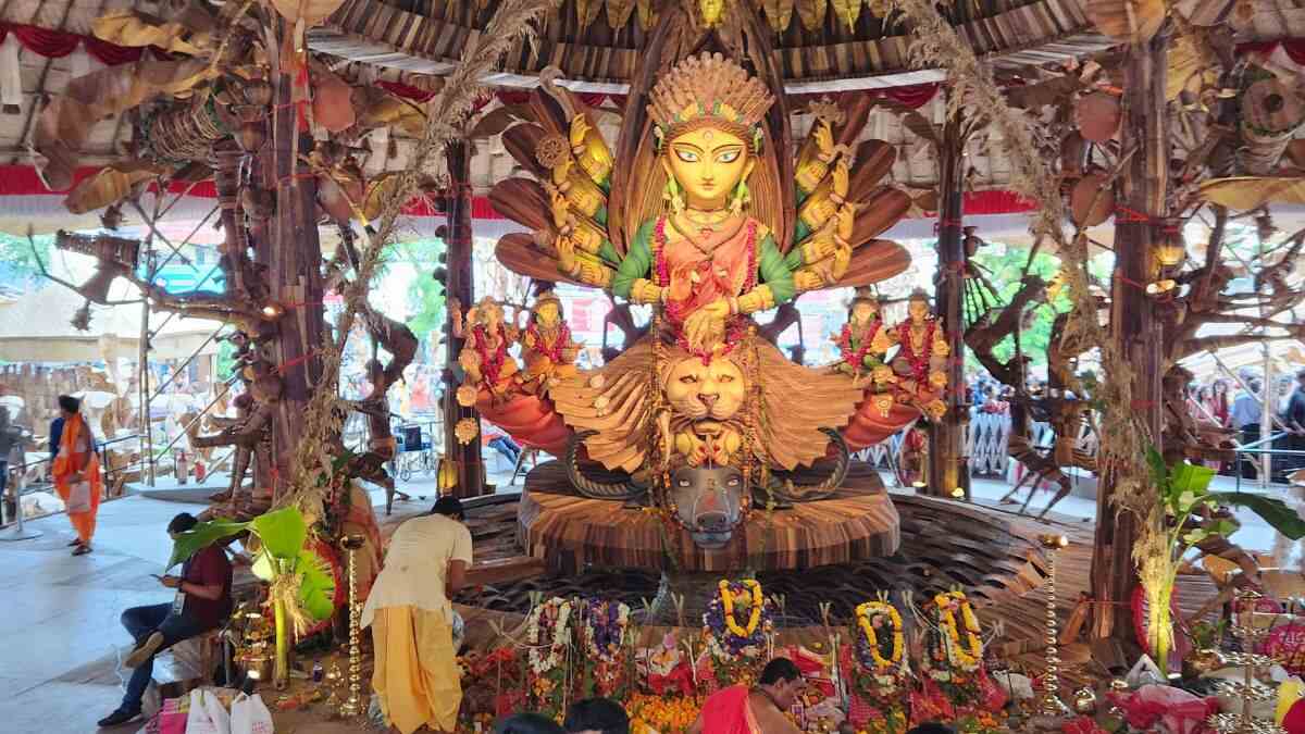 Durga Puja Tours 2024: Visiting Kolkata For The First Time? Book These Packages & Passes & Explore Iconic Pandals