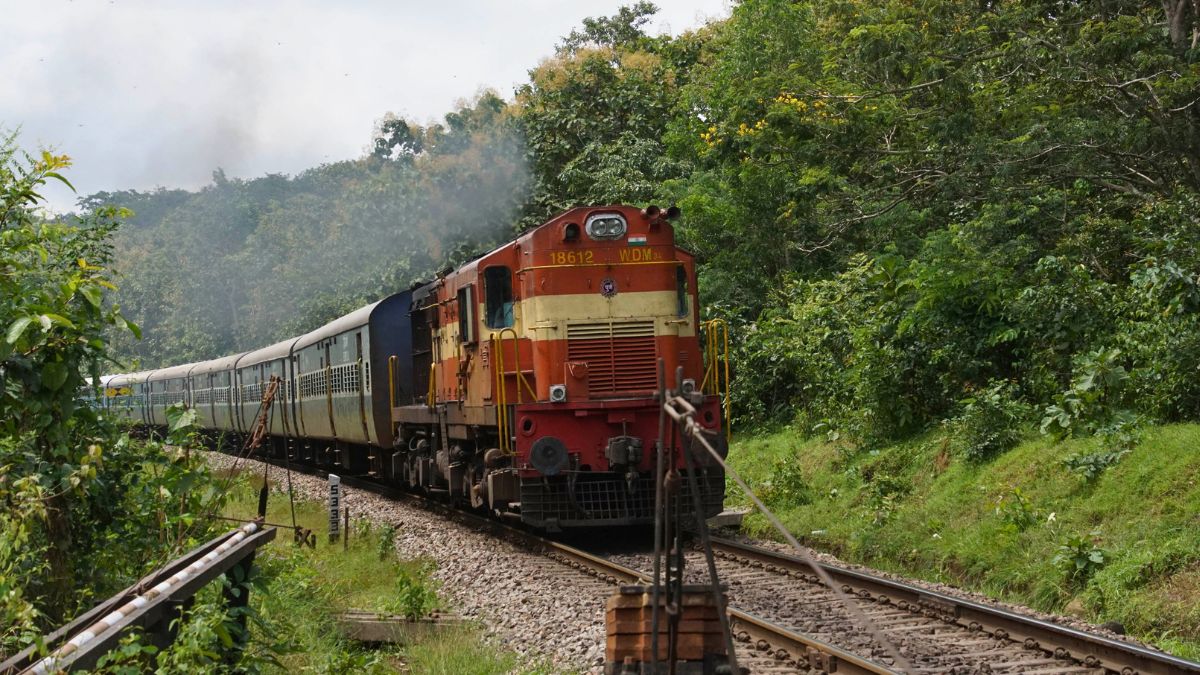 Eastern Railway Announces 50 Special & 400 Additional Trains For Diwali & Chhath Puja; Details Inside