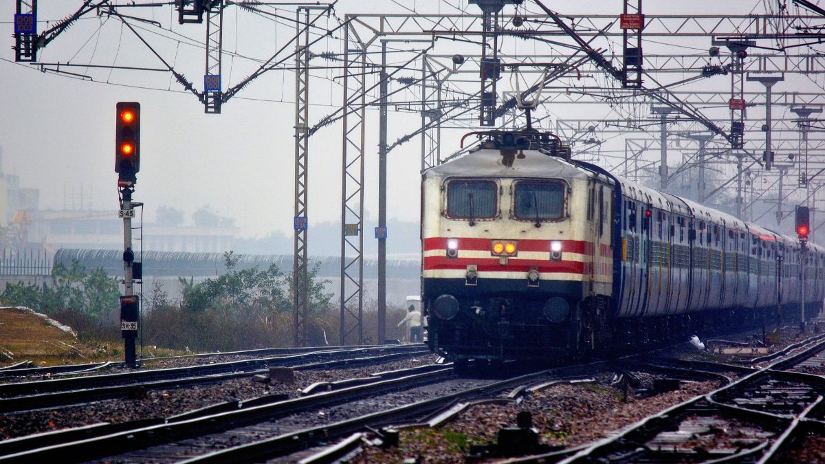 Want To Get Confirmed Train Tickets Ahead Of Diwali & Chhath Puja? This Scheme By Indian Railways Is Just What You Need!