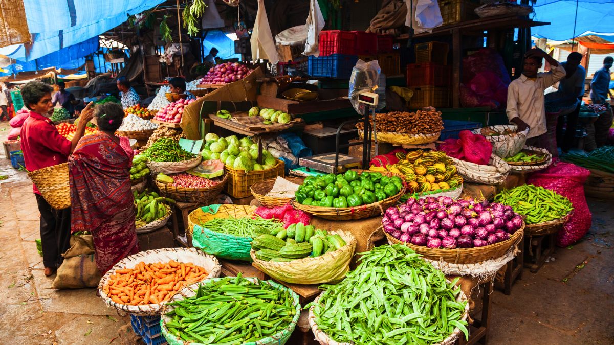 Vendors At Delhi’s Najafgarh Vegetable Market Directed To Display Names & Numbers On Carts