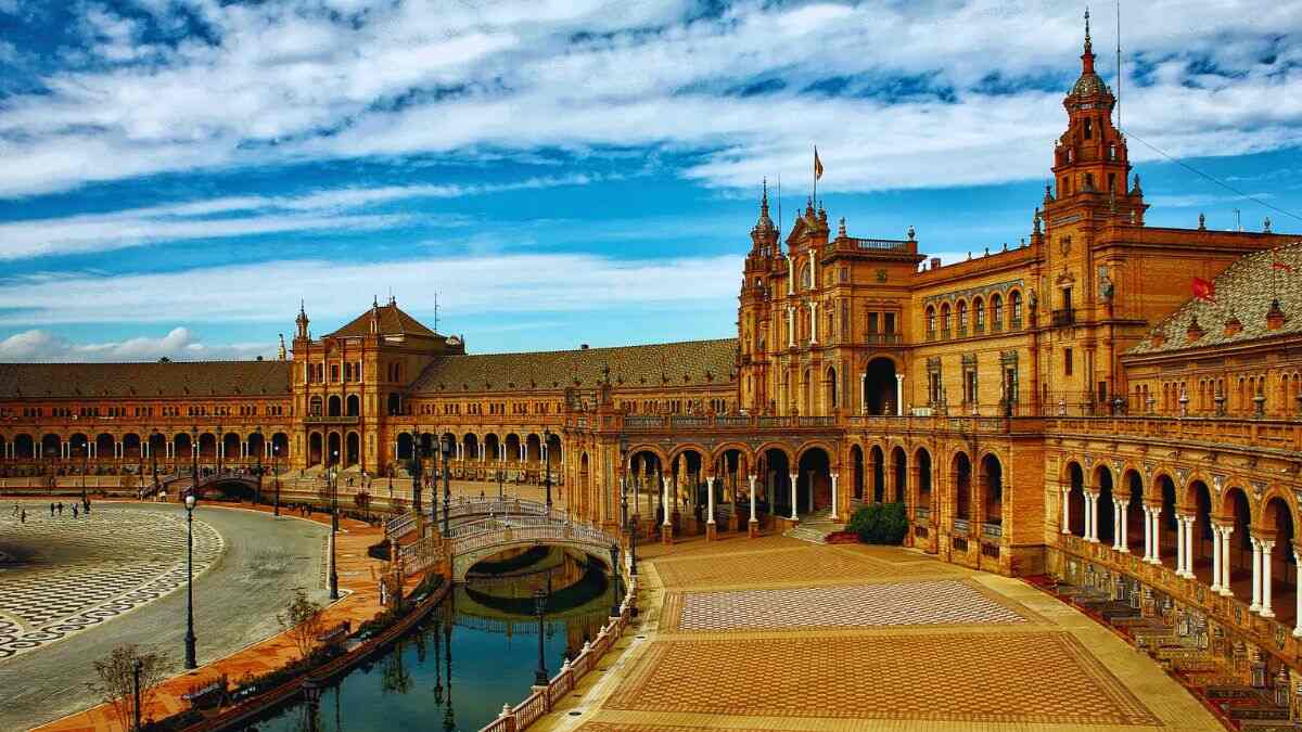 Free Trip For Employees! Chennai Firm Treats Its Staff Of 1000 To Week-Long Spain Holiday After Previous Vacays To Dubai & London