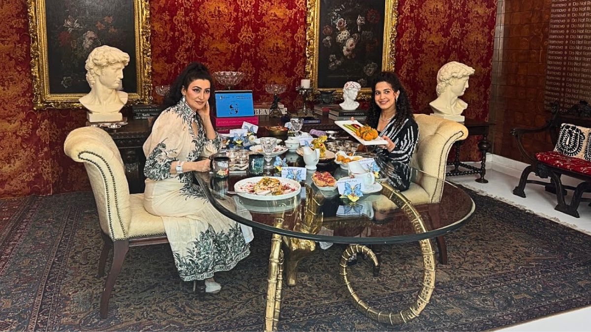 Shalini Passi Tries Vada Pav For The 1st Time In Her Life With Kamiya Jani During A Lavish Sunday Brunch; See Her Reaction