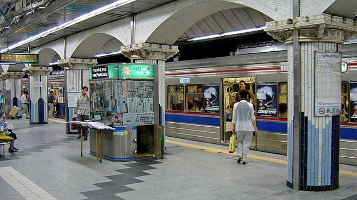 How A 4-Minute Toilet Break Taken By A Subway Train Conductor Delayed 125 Trains In Seoul